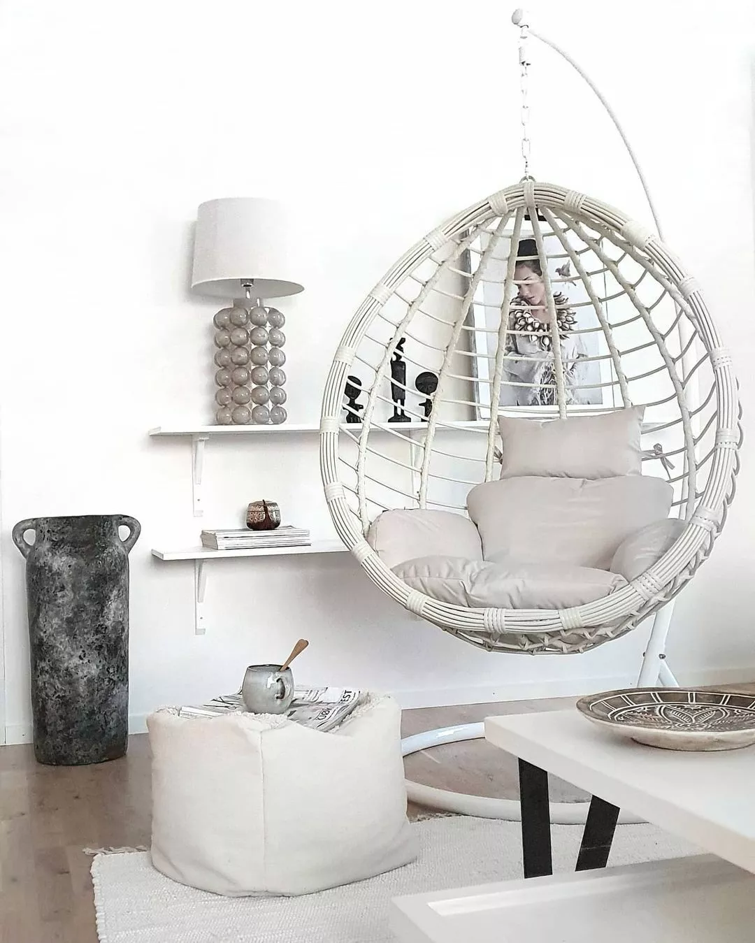 Beliani Hangstoel Met Standaard Rotan Wit FANO - Afbeelding 6