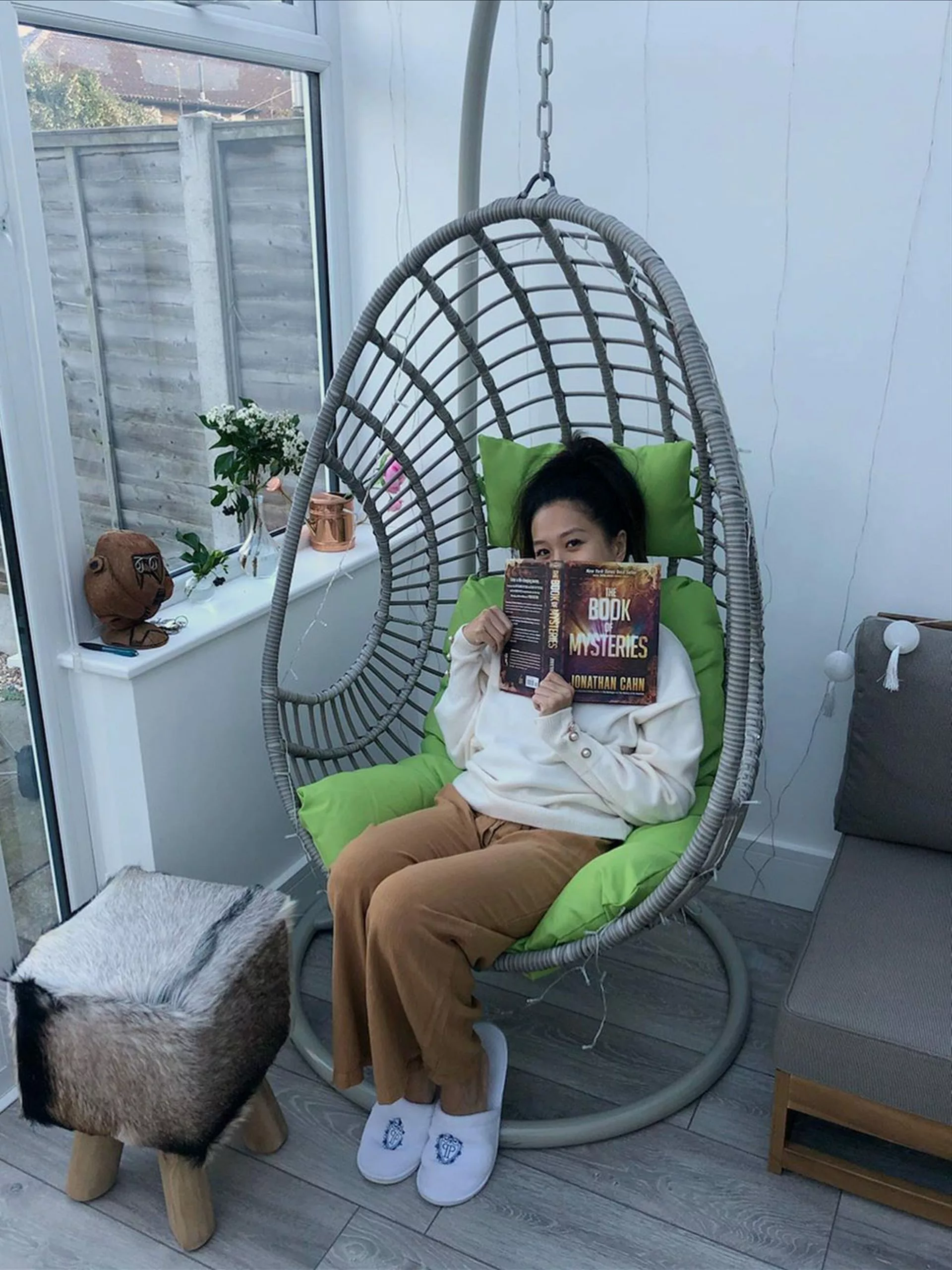 Beliani Hangstoel Met Standaard Rotan Taupe ARPINO - Afbeelding 4